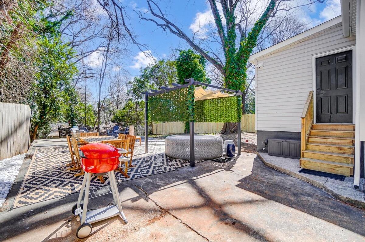 Cozy House W Hot Tub & Big Yard Charlotte Exterior foto